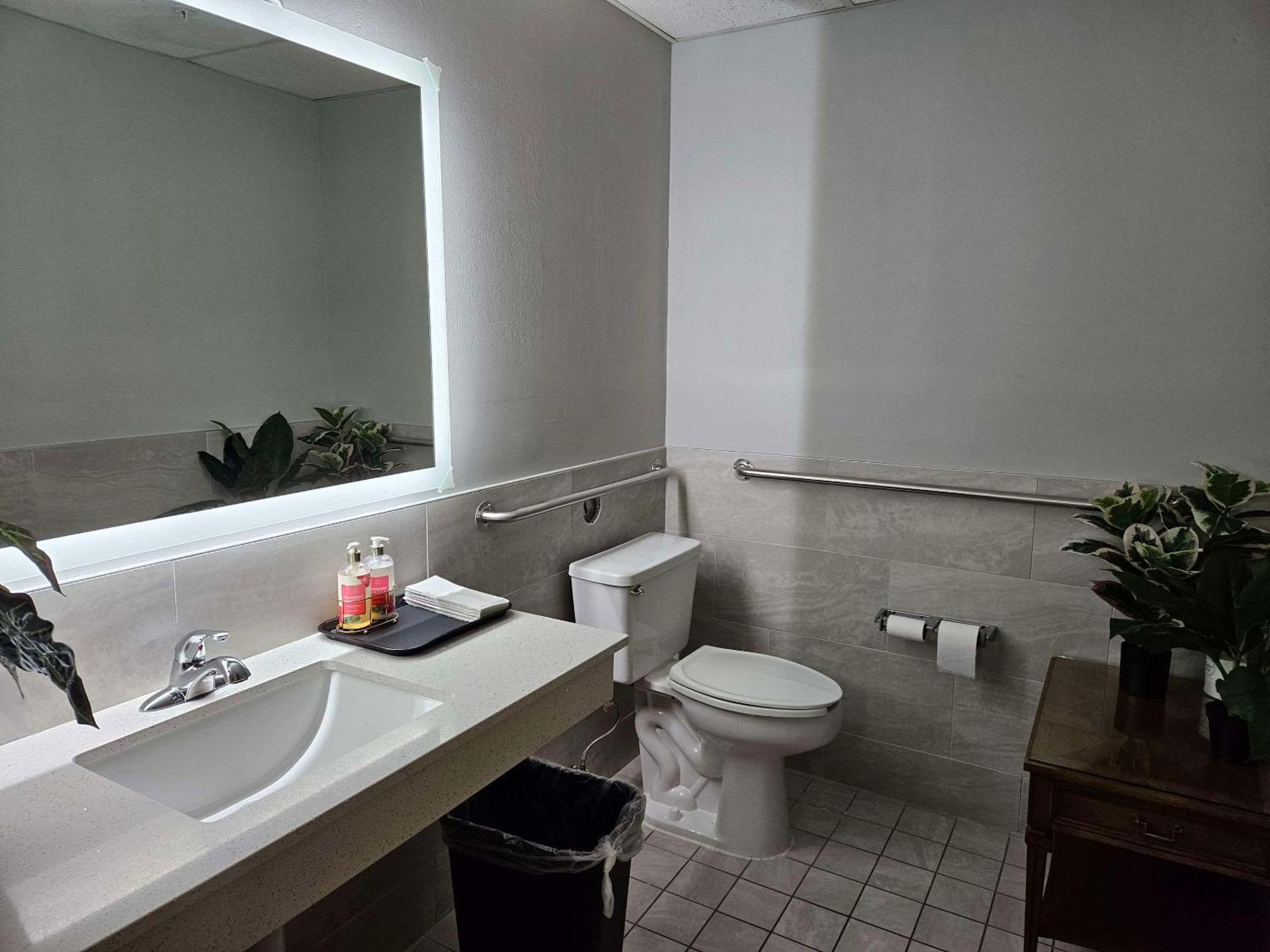 Quality Inn Tulalip - Мэрисвилл Экстерьер фото